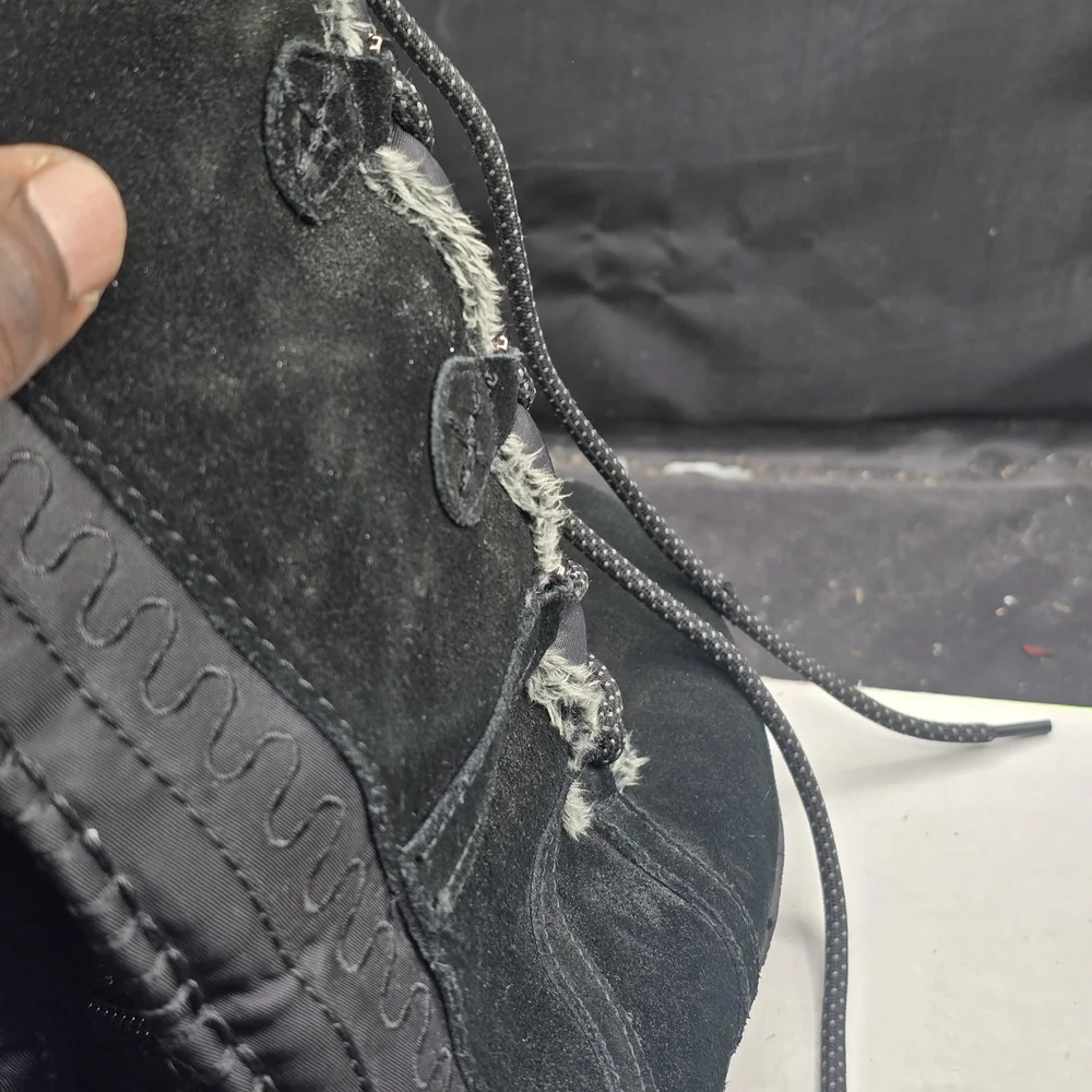 Khombu Black and‎ Gray Winter Boots